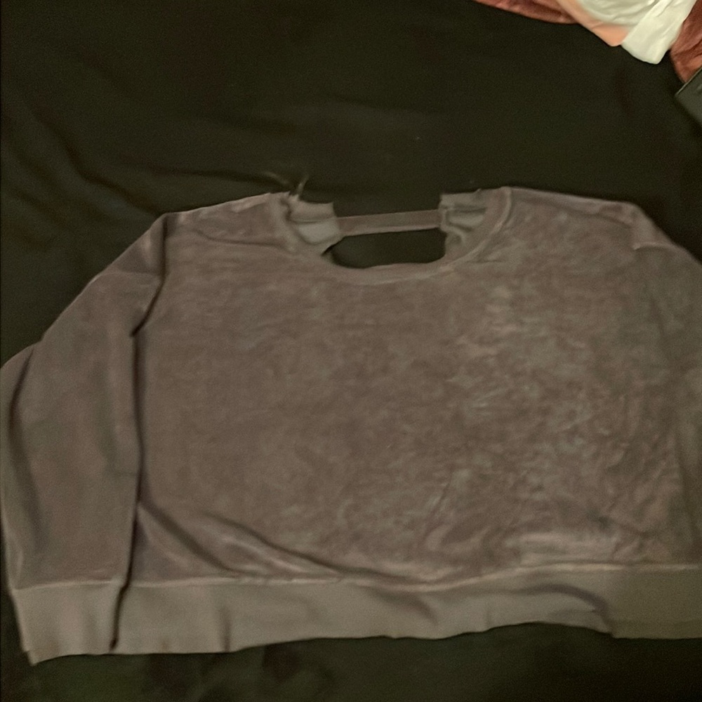 Long sleeve grey shirt